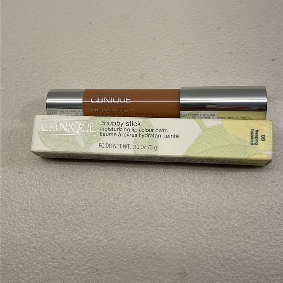Clinique Chubby Stick Moisturizing Lip Colour Balm - 09, Heaping Hazelnut - Picture 3 of 5